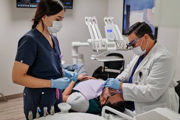 What Patients Should Know Before Seeking Endodontist Services